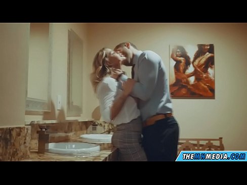 ❤️ Uma blonde obugaxayo ekuyenga endlini yangasese yomphakathi Izocansi nje ku-zu.xxxdeutschepornos.ru ❌️